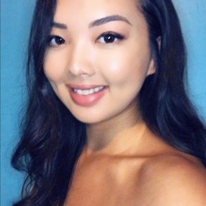 Meet your Posher, Angelia